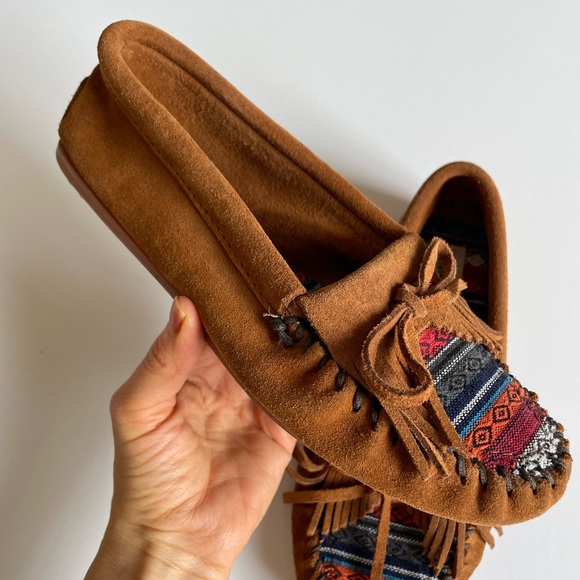 Minnetonka slip on suede shoes - Picture 6 of 12